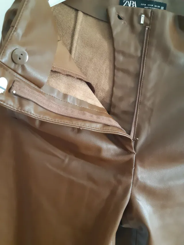 Pantalones Zara cuero marrón