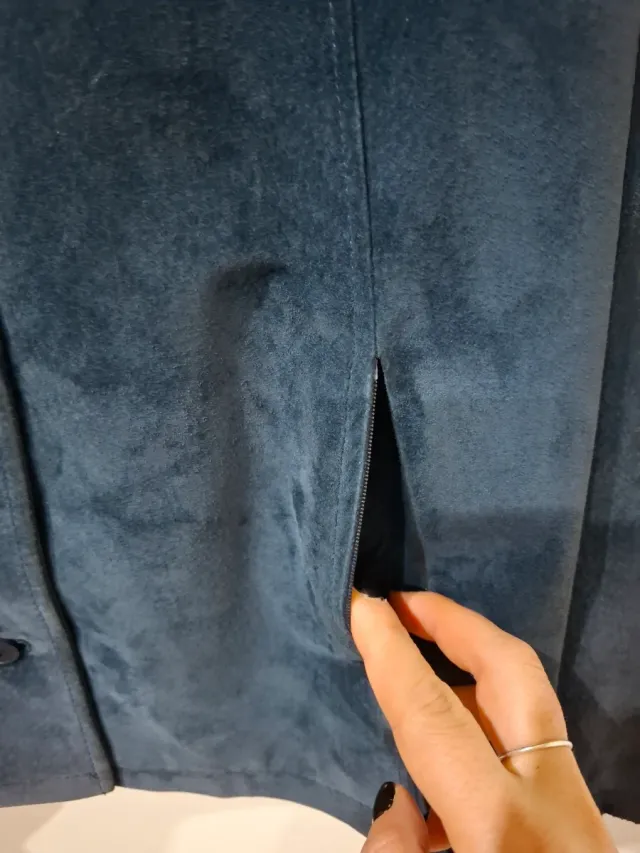 Chaqueta ante Ivonne