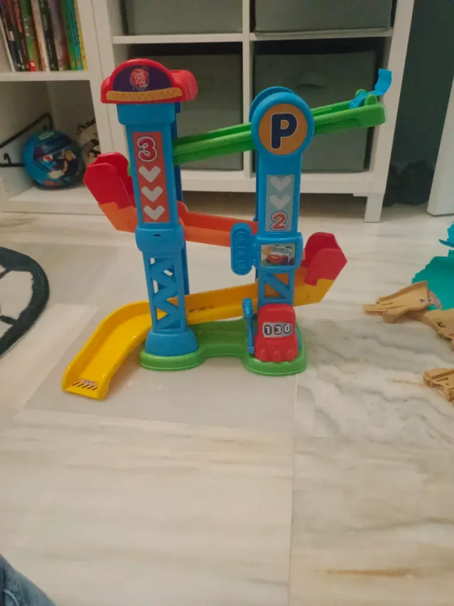 Rampa per auto giocattolo