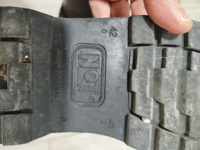 Botas militares marca NOT Talla 41