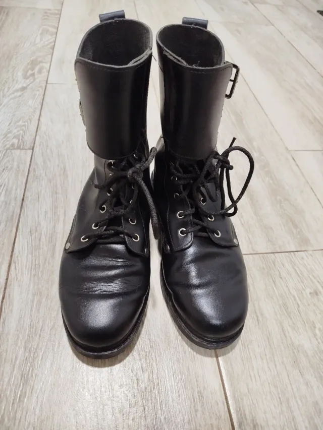 Botas militares marca NOT Talla 41