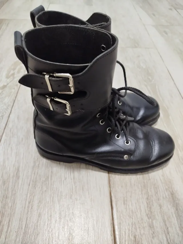Botas militares marca NOT Talla 41