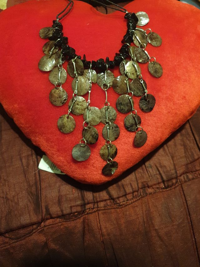 2 Collares juvenil con piedras azules y verdes