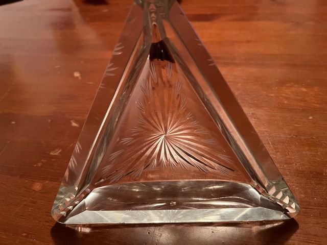 Cenicero de cristal tallado