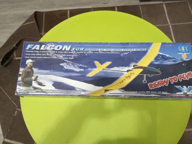 Avión teledirigido Falcon RC