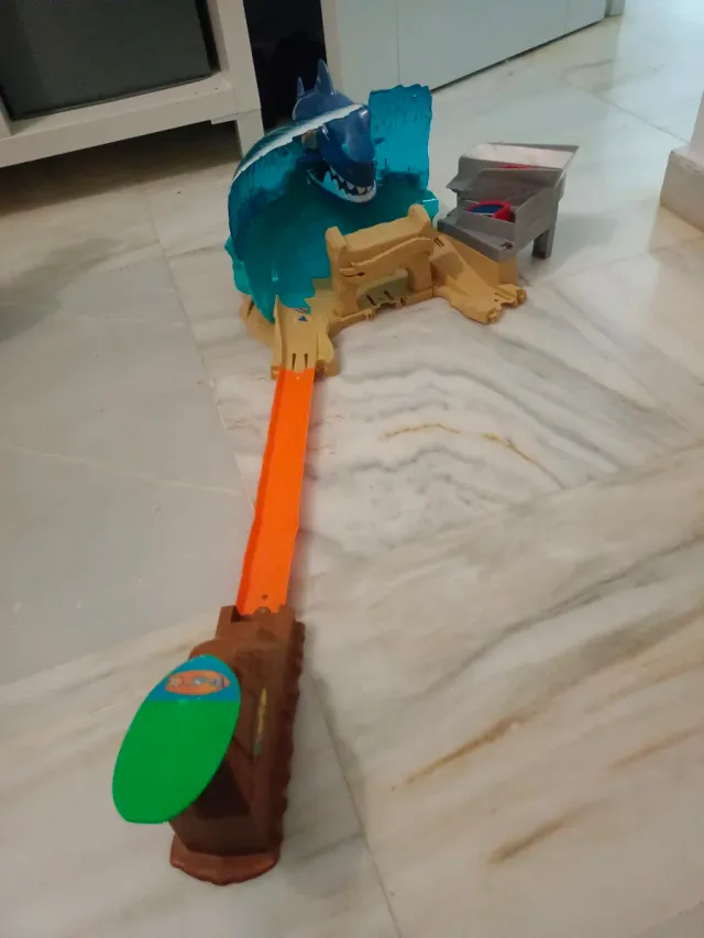 Pista Hot Wheels Tiburón