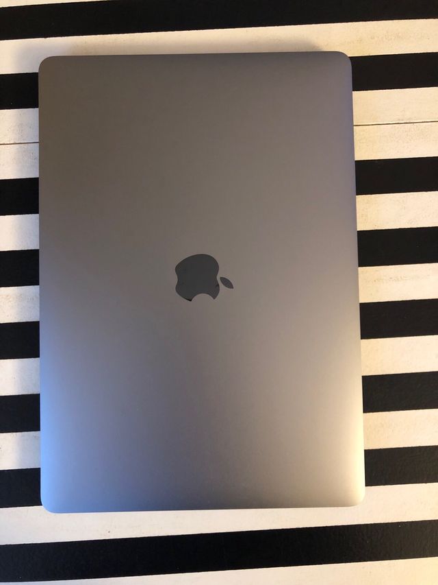 MacBook Pro M1 Touch Bar