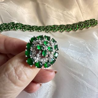 Anillo Plata Brillante con Piedras Verdes