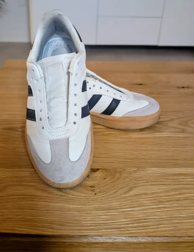 Zapatillas Casual Blancas y Grises