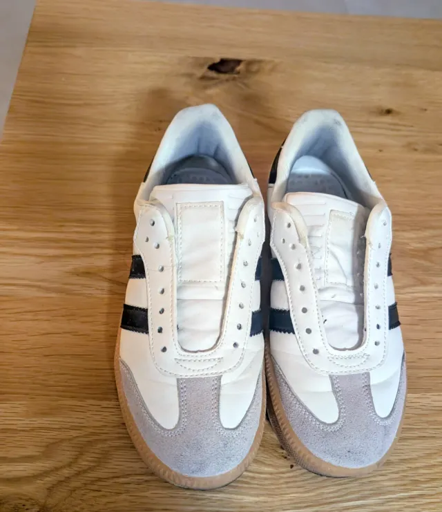 Zapatillas Casual Blancas y Grises