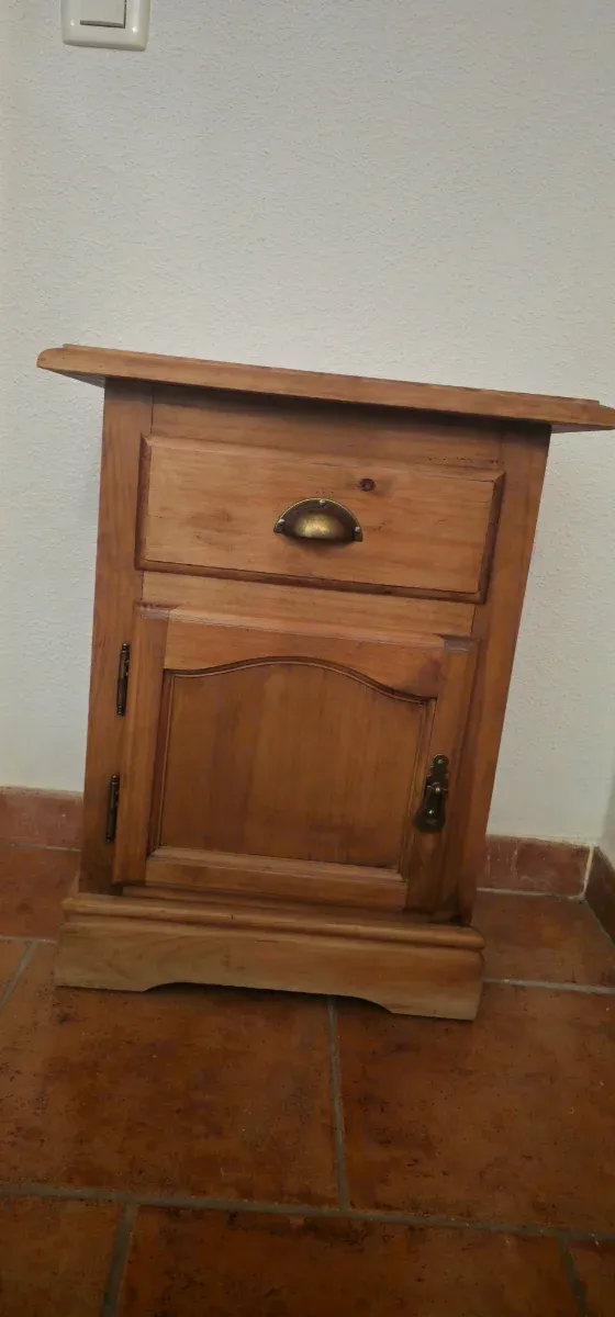Mesilla de madera