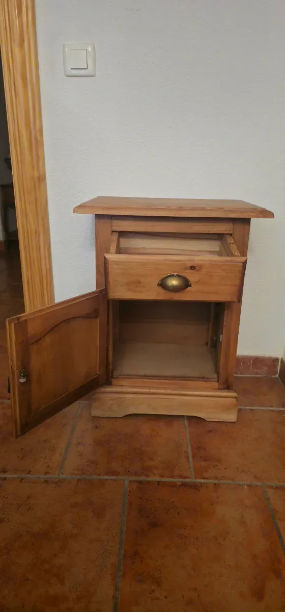 Mesilla de madera