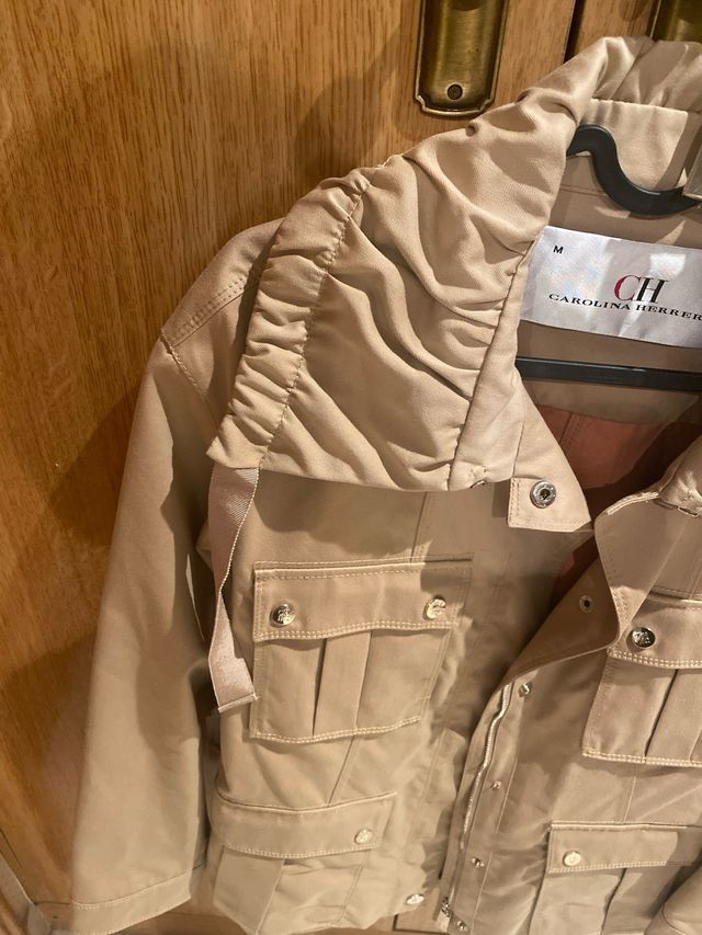 Cazadora Carolina Herrera Beige Talla M