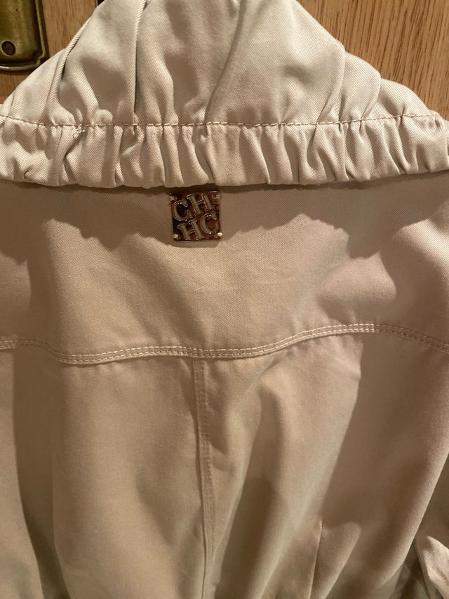 Cazadora Carolina Herrera Beige Talla M
