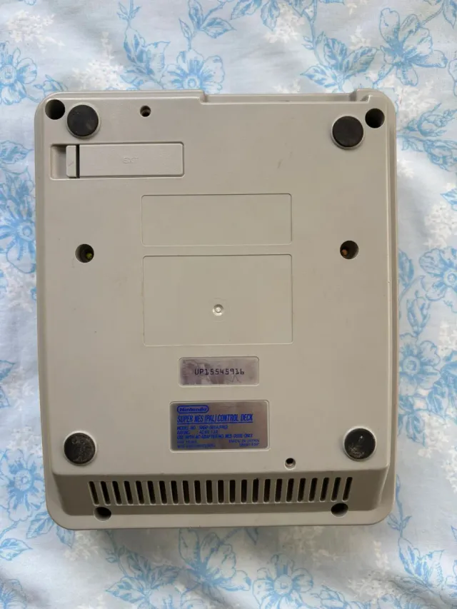 Super Nintendo Entertainment System 
