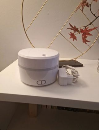 Purificador de ar branco, com luz led.