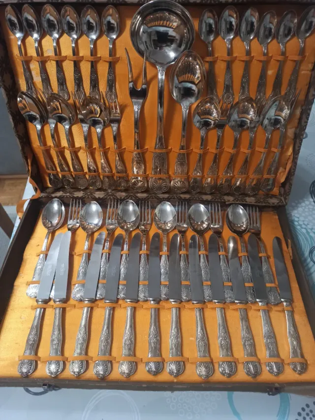 Cubertería plateada 12 servicios