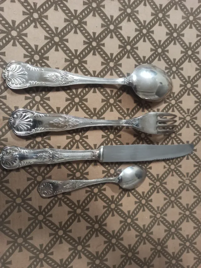 Cubertería plateada 12 servicios