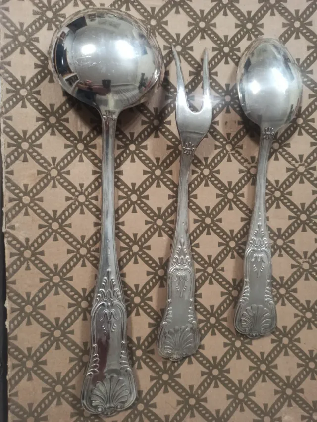 Cubertería plateada 12 servicios