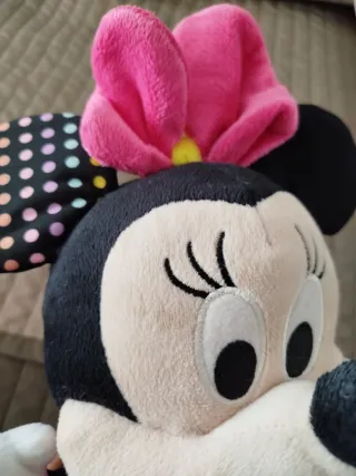 Peluche Minnie con Sonidos y Música