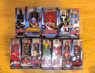 Figuras de Acción Marvel Avengers Titan Hero Serie