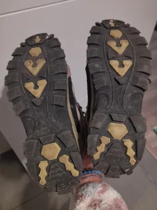 Botas de montaña Quechua beige y negro