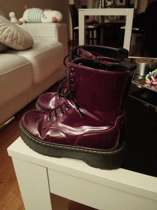 Botas militares plataforma charol burdeos