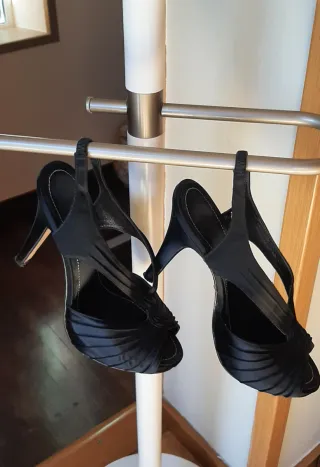 Zapatos tacón Gloria Ortiz raso negro