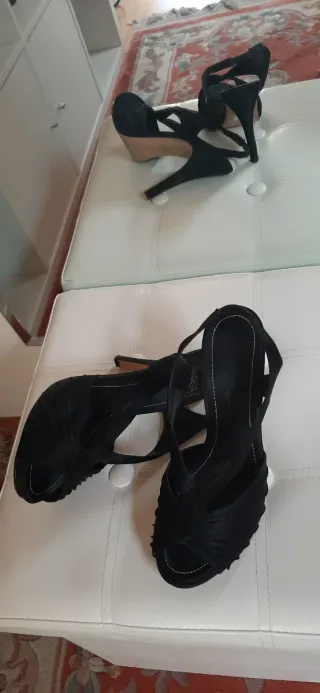 Zapatos tacón Gloria Ortiz raso negro