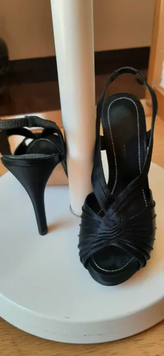 Zapatos tacón Gloria Ortiz raso negro
