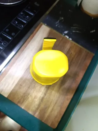 Linterna LED Amazonbasics Amarilla