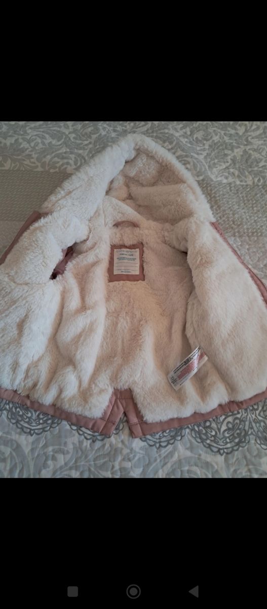 Abrigo bebé rosa forrado con pelito y con capucha