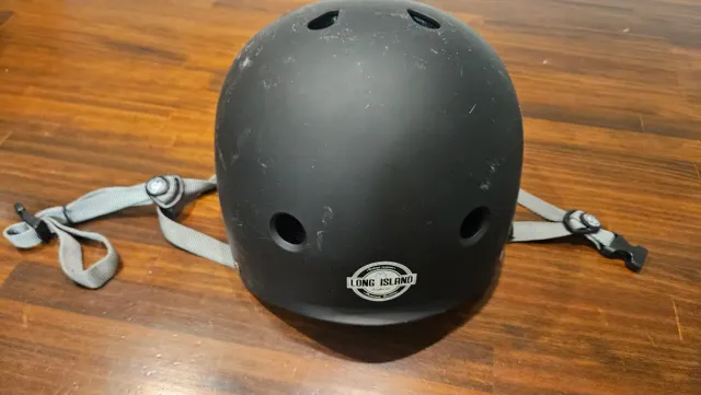 Casco Skate Long Island Negro + protecciones