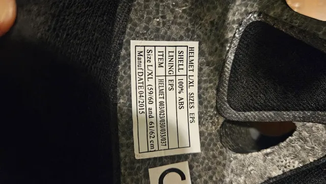 Casco Skate Long Island Negro + protecciones