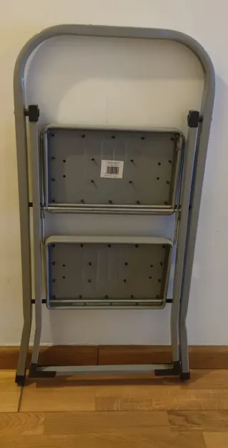 Escalera metálica plegable 2 peldaños