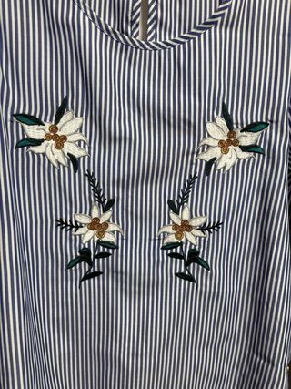 Blusa Zara Rayas Flores Bordadas