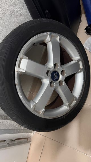 Llantas Ford Focus 17 pulgadas con neumaticos