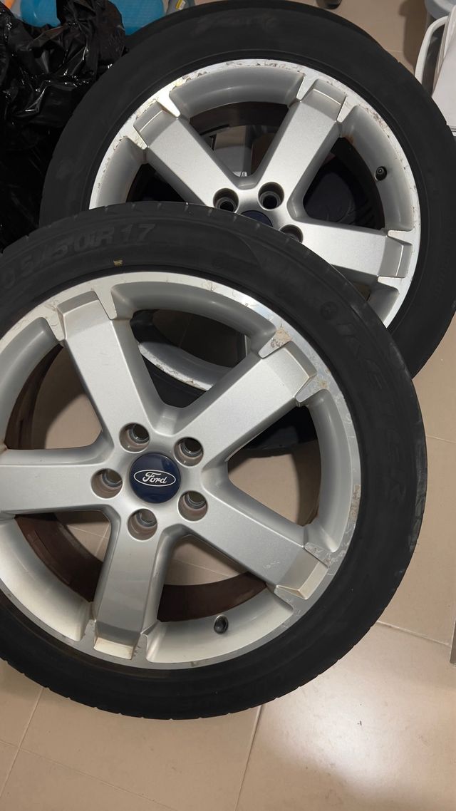 Llantas Ford Focus 17 pulgadas con neumaticos