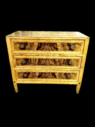 Comò in radica con intarsi