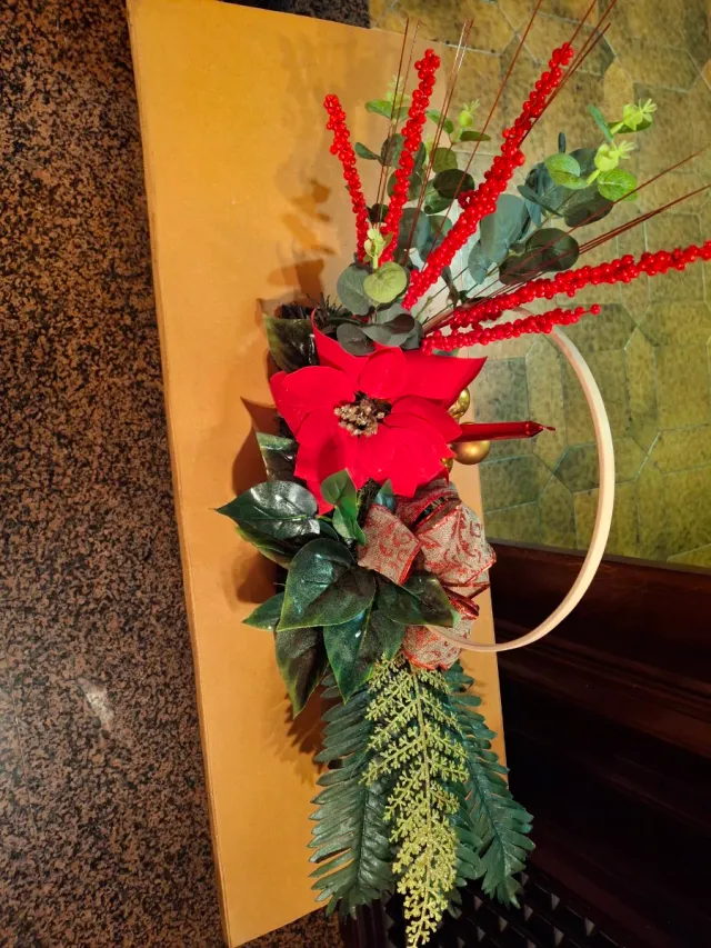 Centro de flores navideñas