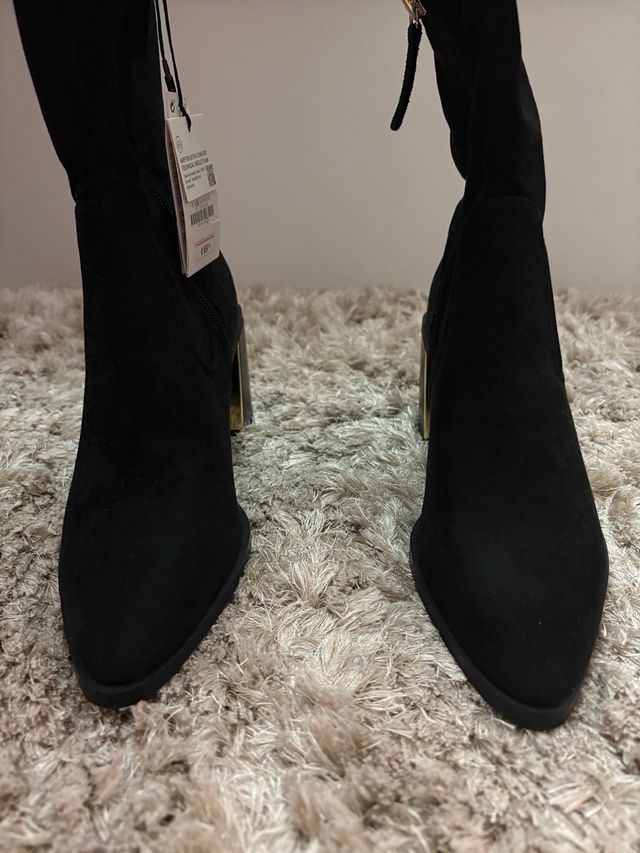 Botas altas negras de ante sin estrenar