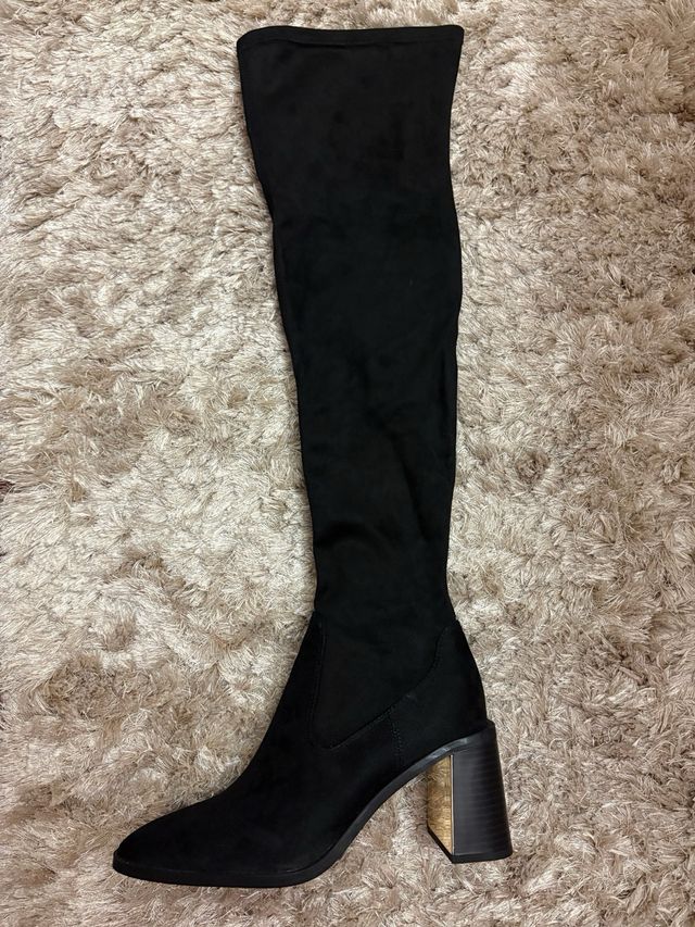 Botas altas negras de ante sin estrenar