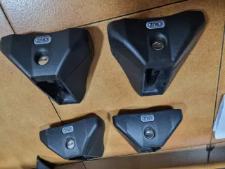 Barras Cruz Airo Fix Dark con Cierres Antirrobo