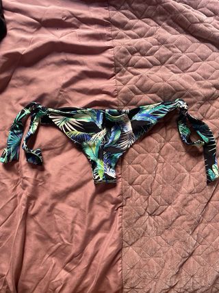 Tanga bikini estampado tropical Undiz