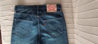 Pantalón Levis 522 talla W29 L32