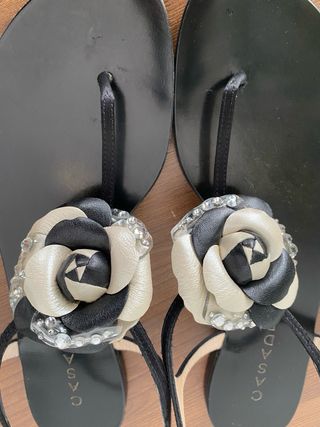 Sandalias con camelia de Casadei