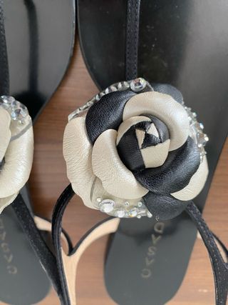Sandalias con camelia de Casadei