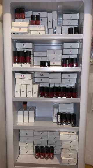 Esmaltes de uñas varios tonos