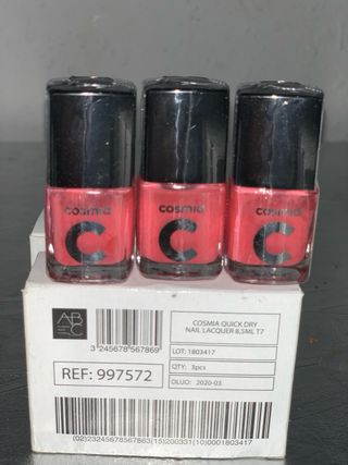 Esmaltes de uñas varios tonos