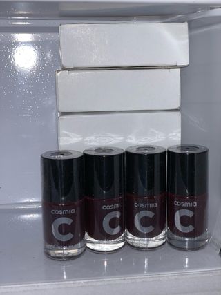 Esmaltes de uñas varios tonos